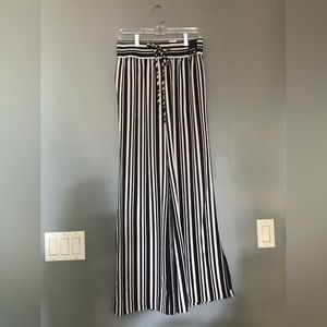 New York and Company Palazzo Pants.  New with tags. Black and white.